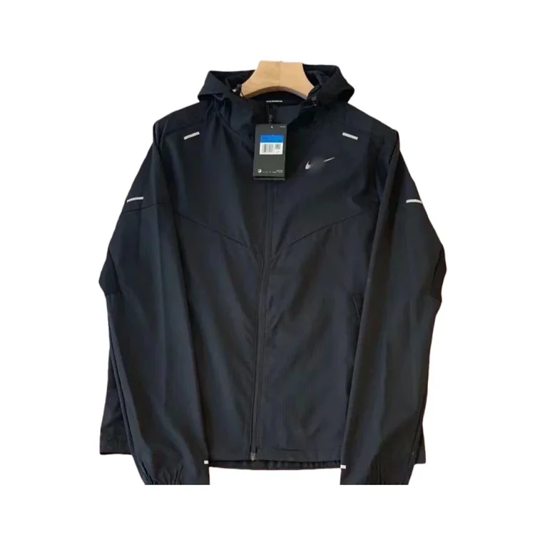 Sports windbreaker with cap 4852