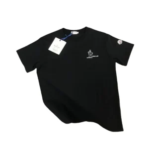 Black round-neck short-sleeved shirt  1963