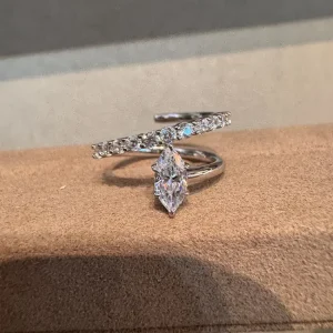 Fine Craft Sparkling Marquise Teardrop Row Diamond Star Ring