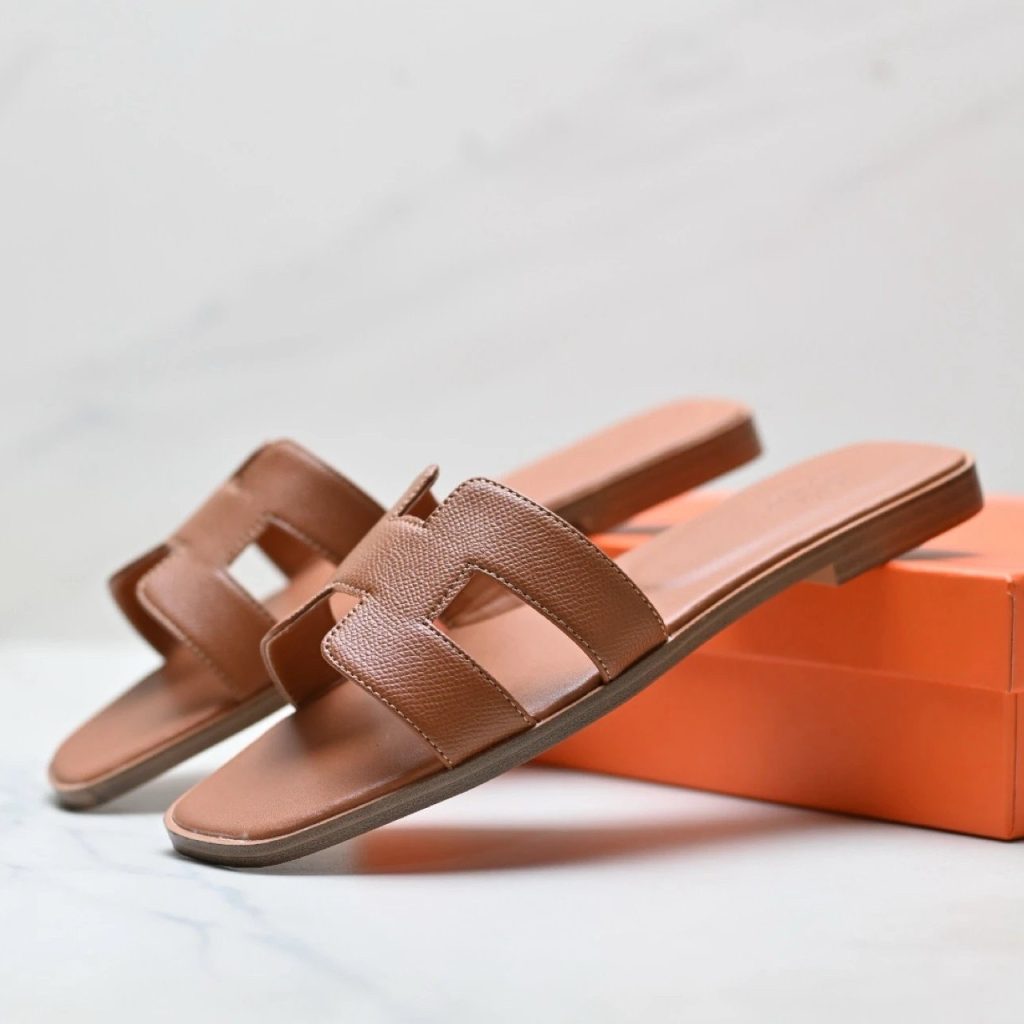 Hermès Oran Calfskin Outdoor Fashion Casual Slides