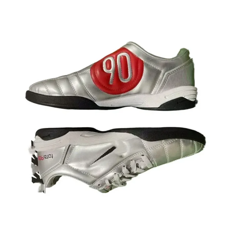 Total90 Low-Top Soccer Shoes